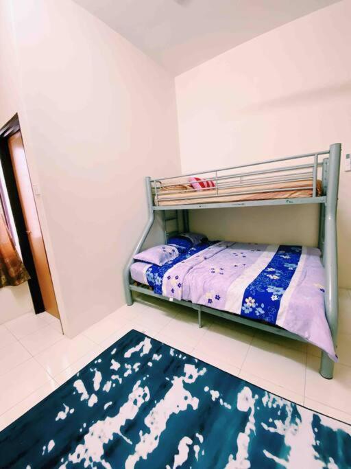 Spacious Cozy Lakeville Homestay 4 Bedrooms All With Aircond セリ・イスカンダル エクステリア 写真