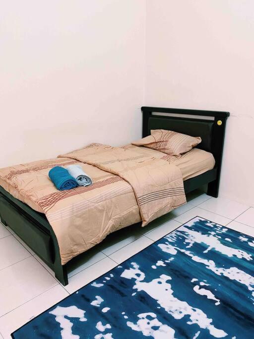 Spacious Cozy Lakeville Homestay 4 Bedrooms All With Aircond セリ・イスカンダル エクステリア 写真