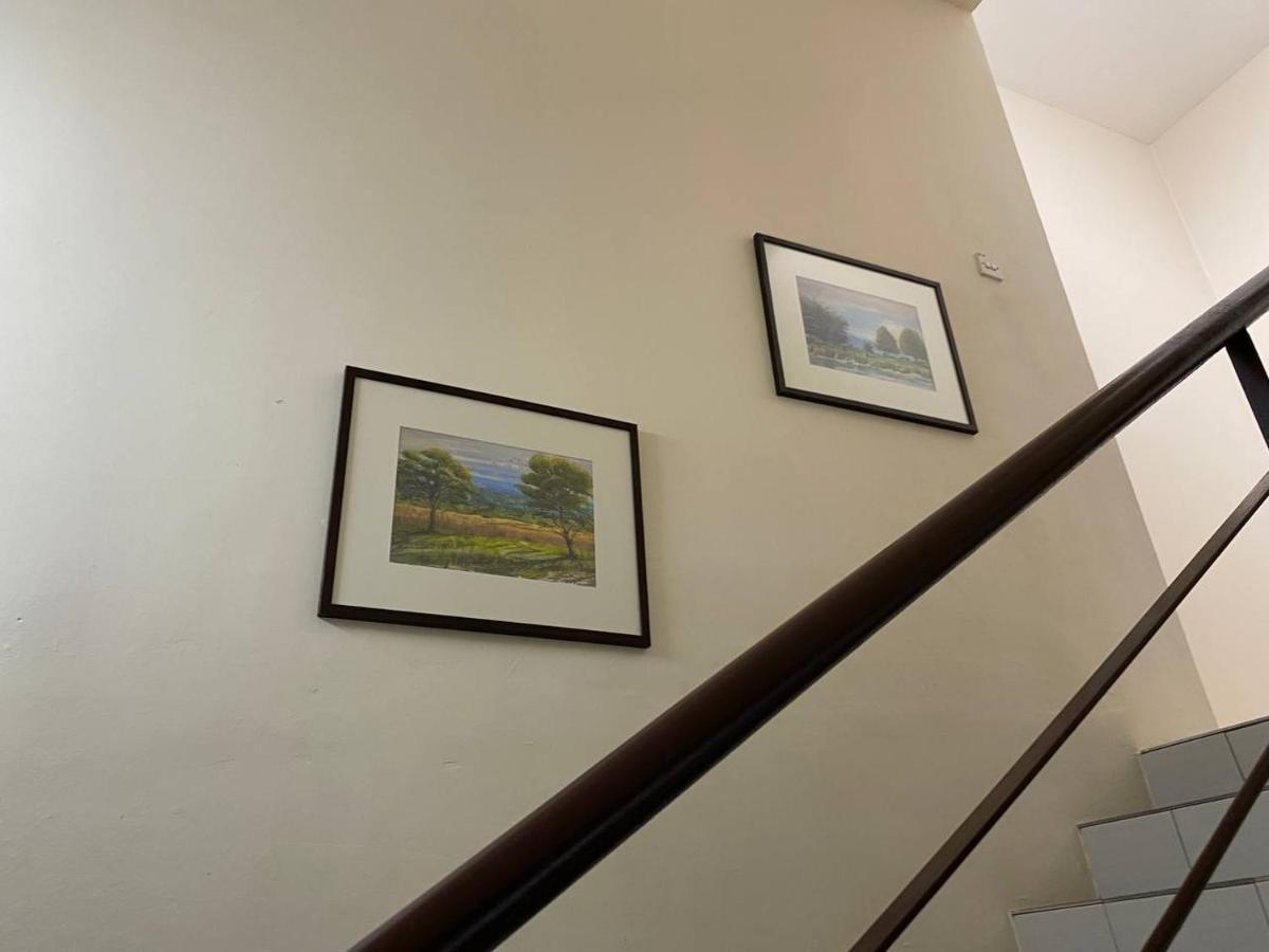 Spacious Cozy Lakeville Homestay 4 Bedrooms All With Aircond セリ・イスカンダル エクステリア 写真